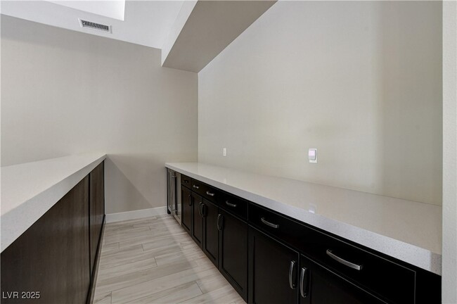 Building Photo - 64 Grey Feather Dr