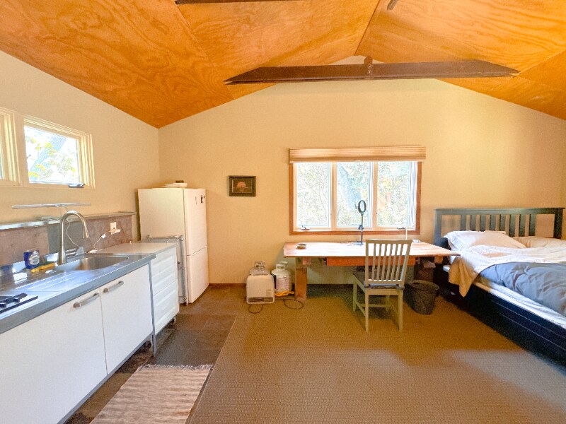 Building Photo - 142 Roble Rd