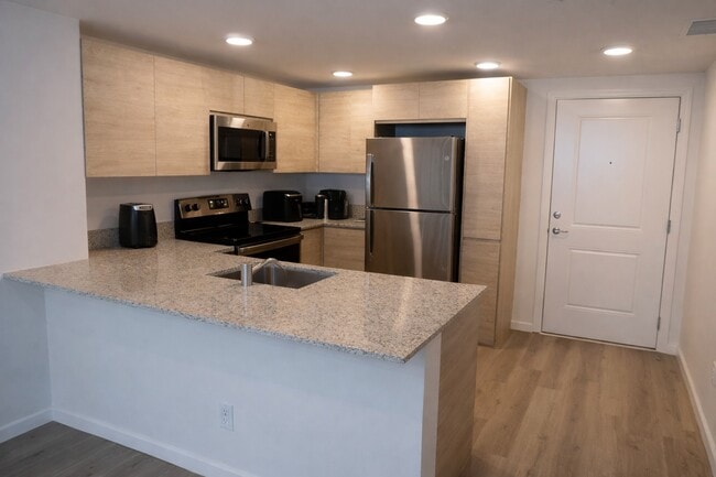 Building Photo - 1210 Southstation Pl