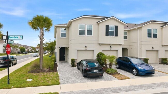 Building Photo - 2587 Everglade Way