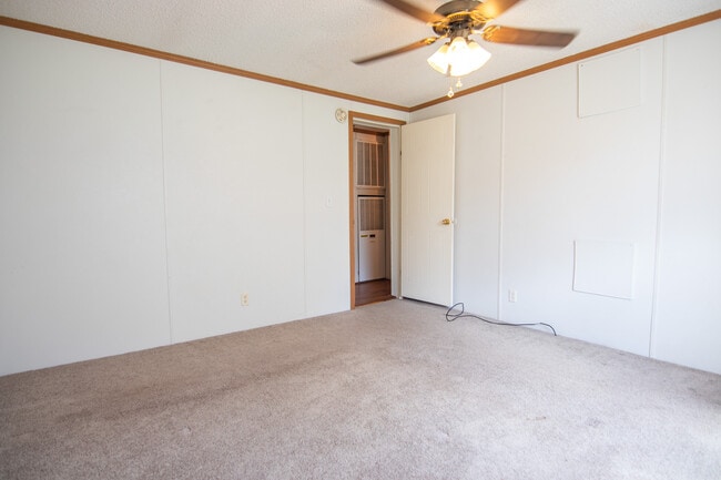 Building Photo - 1520 Linzay St
