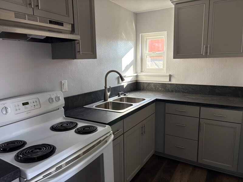 Building Photo - 7957 Church Ave