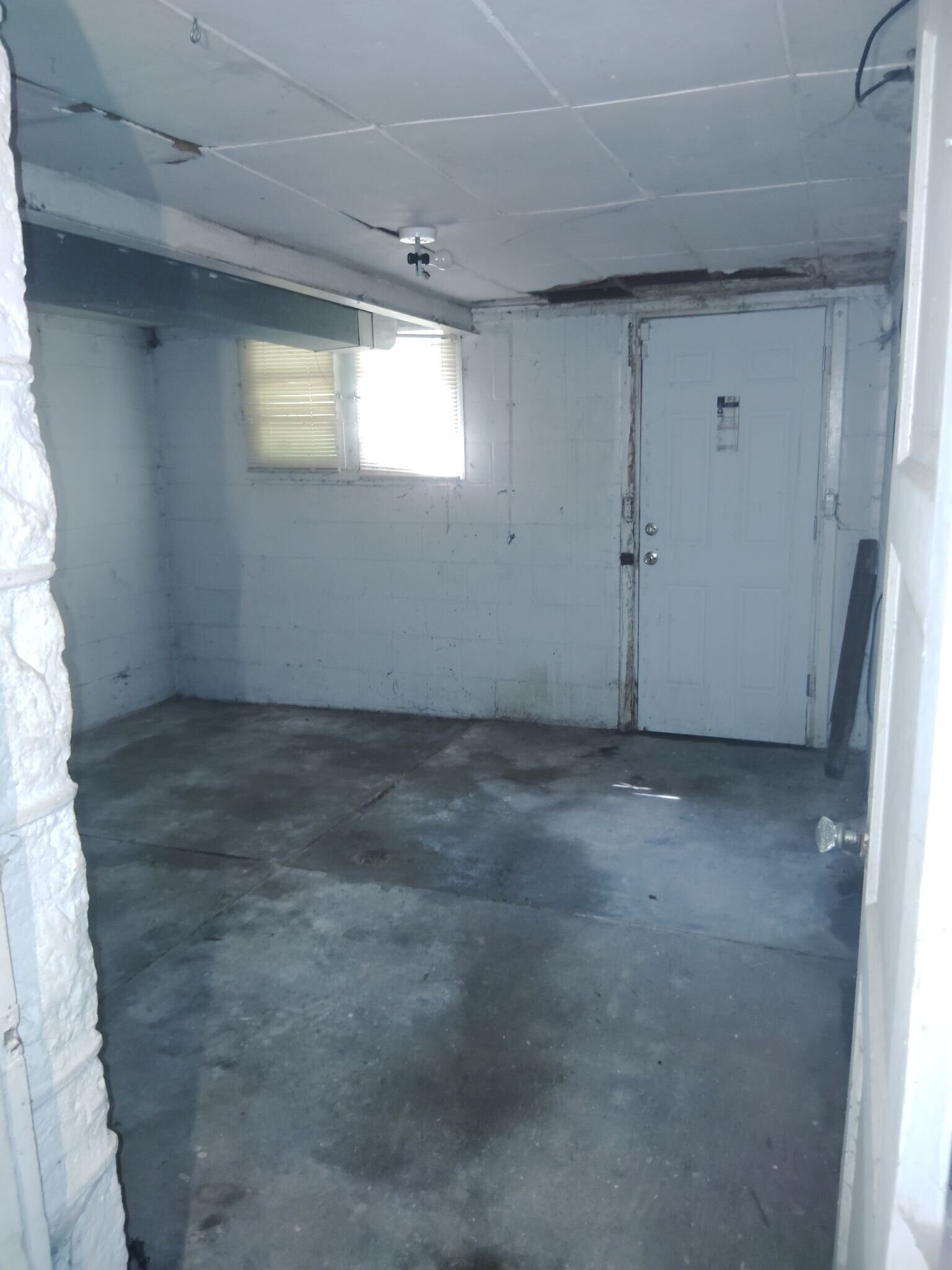 Building Photo - 4521 Oakwood Ave