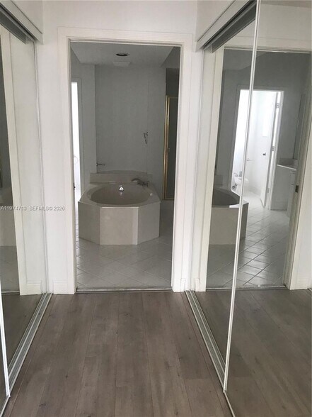 Building Photo - 10770 NW 66th St