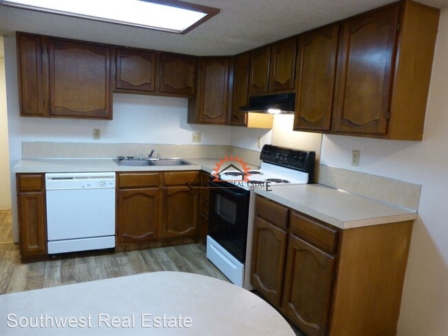 Building Photo - 2 br, 1 bath House - 602 Sheldon