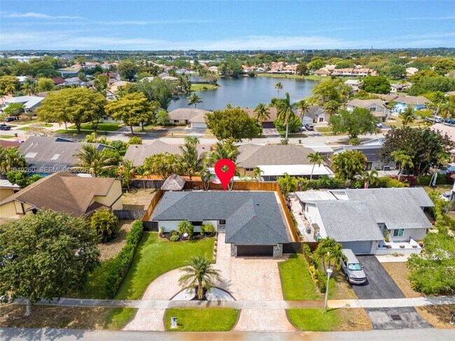 Building Photo - 730 SW 95 Terrace