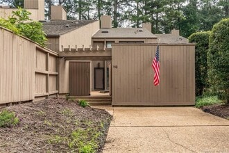 Building Photo - 110 Harrops Glen