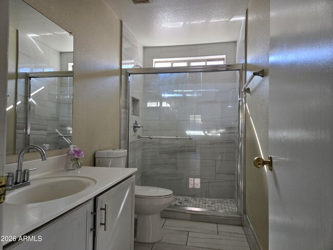 Building Photo - 5365 W Augusta Ave