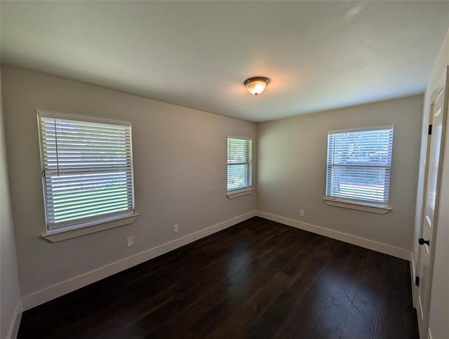Building Photo - 11106 Visalia Dr