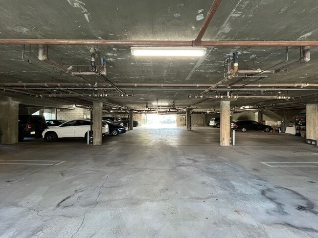 Building Photo - Upgraded 2+2 w/in-unit laundry + water + trash services included!