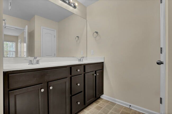 Building Photo - 505 Oyster Rock Ln