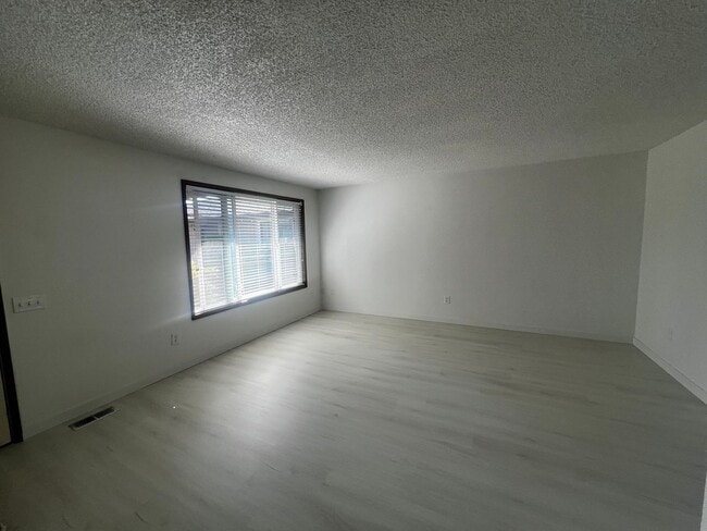 Building Photo - Adorable 2 Bedroom in Lynden!