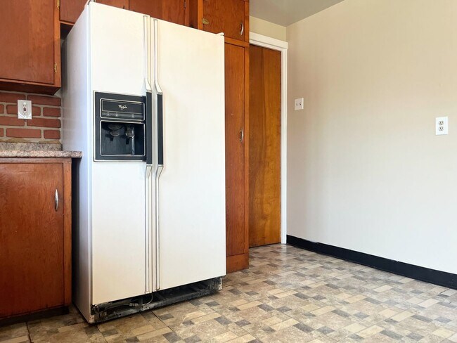 Building Photo - 100 Kamper Ave