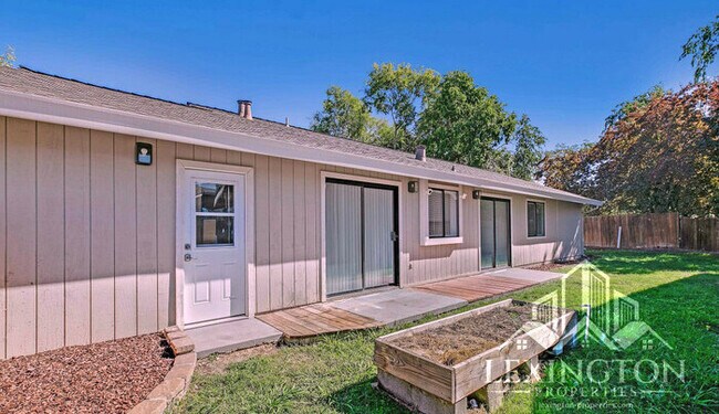 Building Photo - Stunning, 3-Bedroom, 2-Bathroom Home in Antelope!
