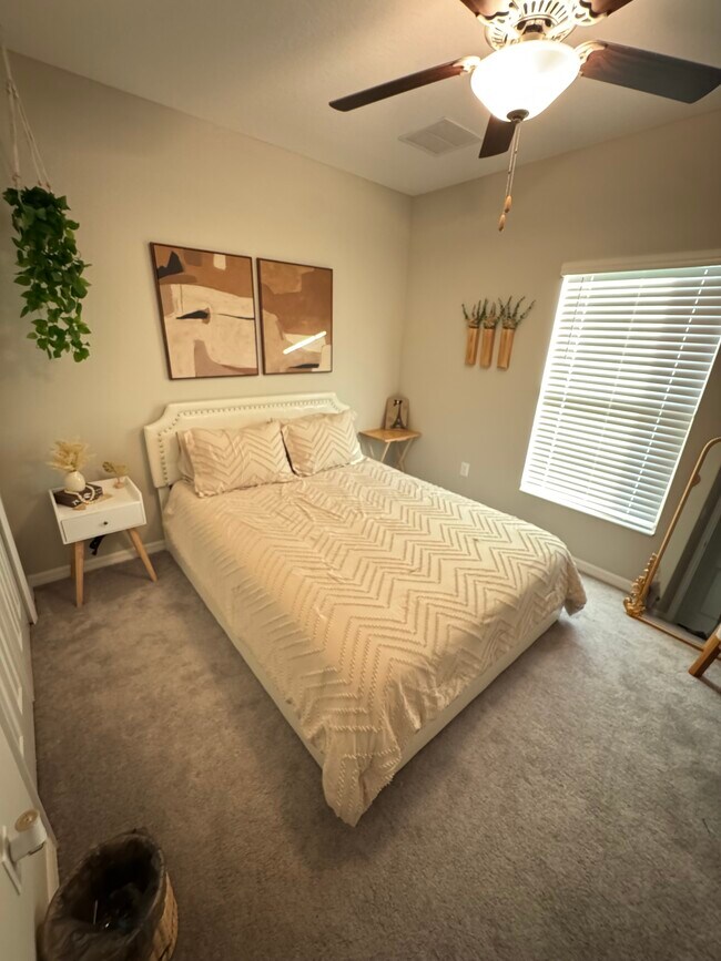 Building Photo - 7335 Canterbury Bells Ct