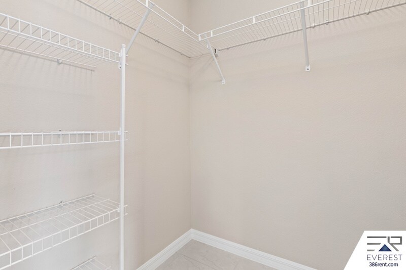 Building Photo - 16 Squanto Pl
