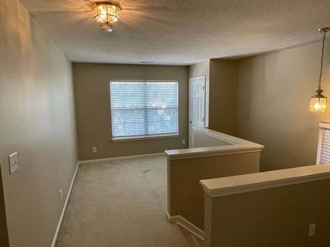 Building Photo - Townhouse / Whitsett