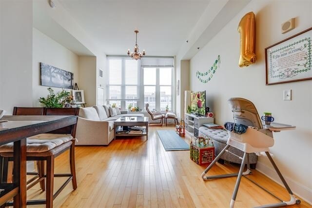 Building Photo - 1125 Maxwell Ln