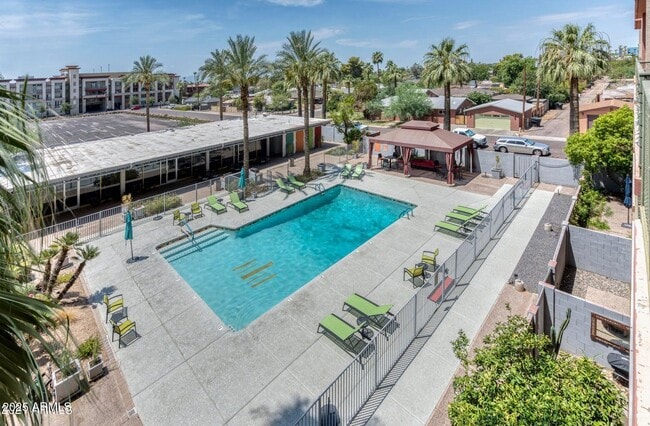 Building Photo - 4750 N Central Ave