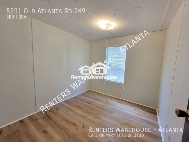 Building Photo - Spacious 3 Bedroom in quiet Mobile Park Ha...