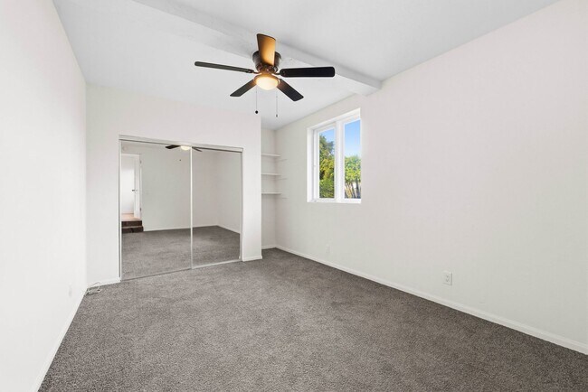 Building Photo - 2BR Coastal La Jolla Apartment | Steps to Windansea Beach