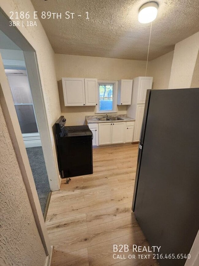 Building Photo - 2186 E 89th St