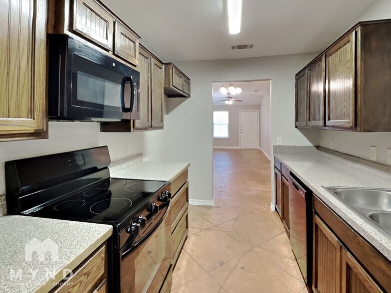 Building Photo - 230 Walnut Bend Rd