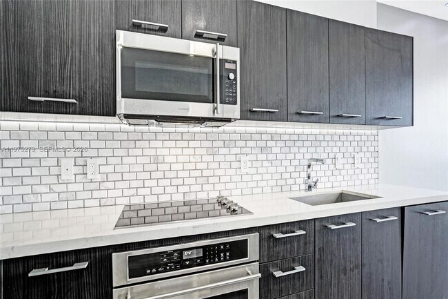 Building Photo - 55 SW 9th St