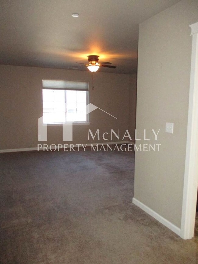 Building Photo - Lovely 4 bedroom 3 bath home in South Kitsap