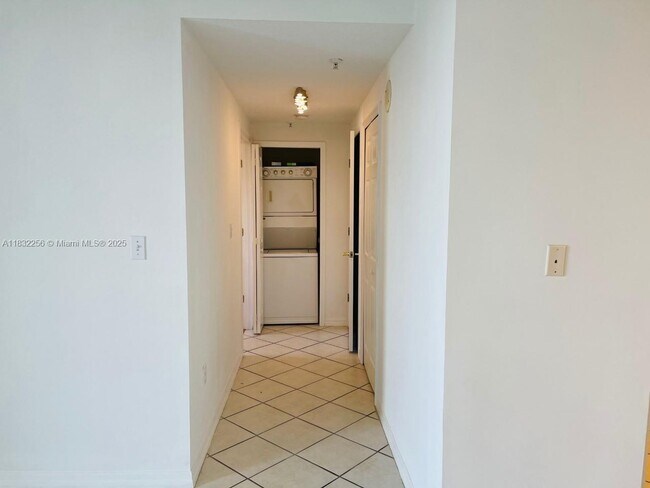 Building Photo - 3500 Coral Wy