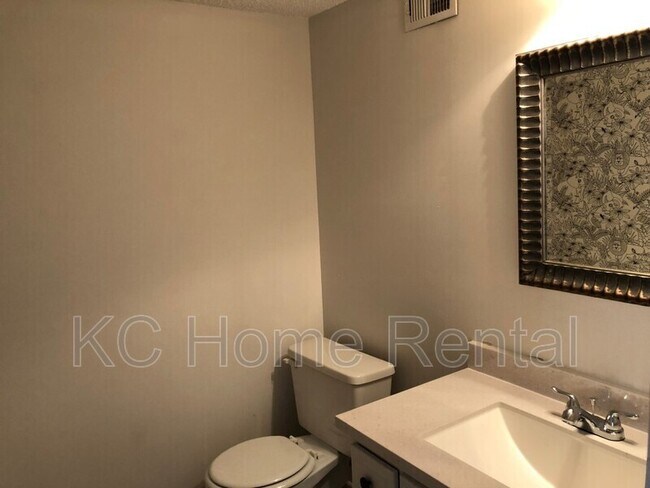 Building Photo - 8506 W 108th Pl