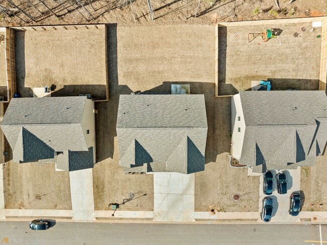 Building Photo - 755 Lakehaven Ln