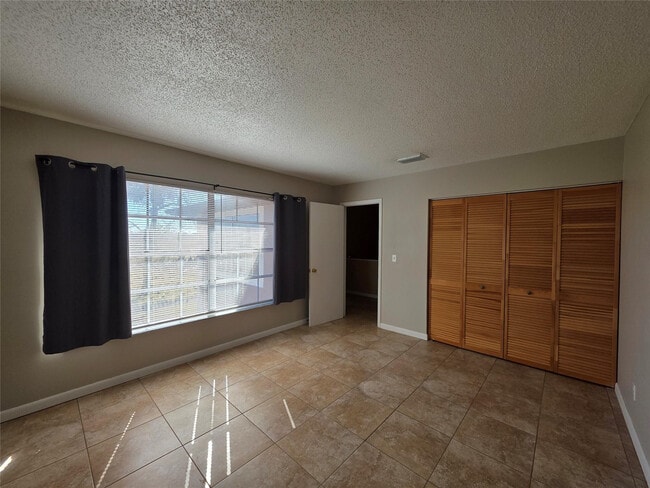 Building Photo - 5282 SE 43rd Trce