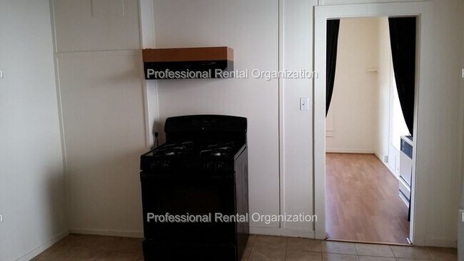 Building Photo - Downtown Charmer In the Heart of It ALL ! COMING SOON !