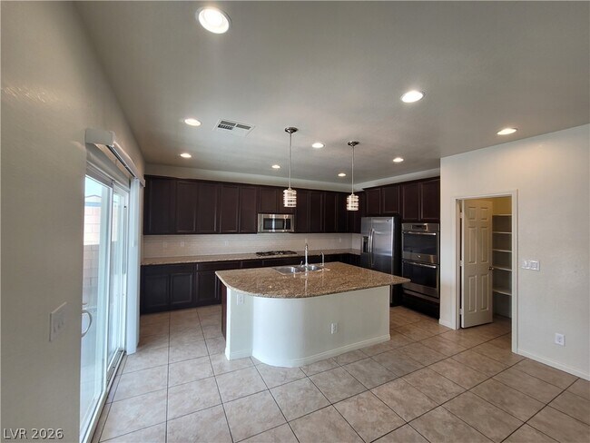 Building Photo - 2409 W Gilmore Ave