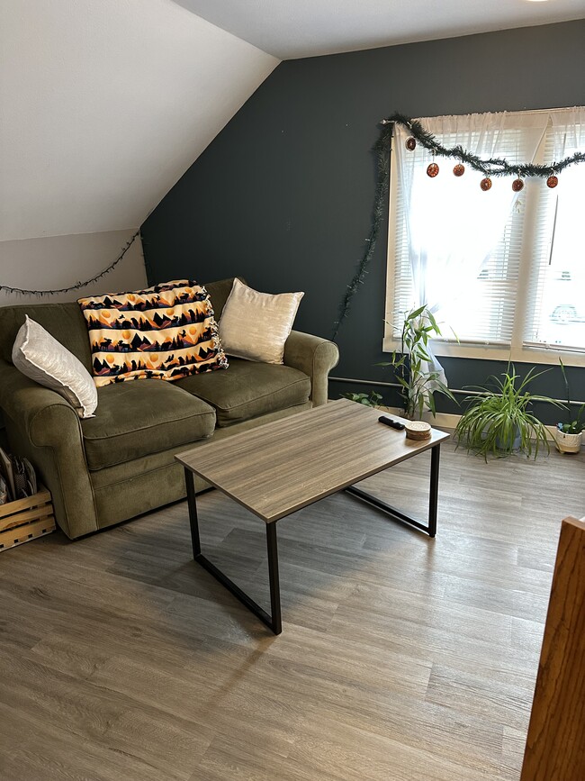 Building Photo - 1621-1623 Hyde Ave