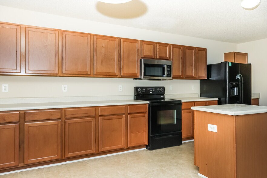 Building Photo - 51 Valleyfield Dr