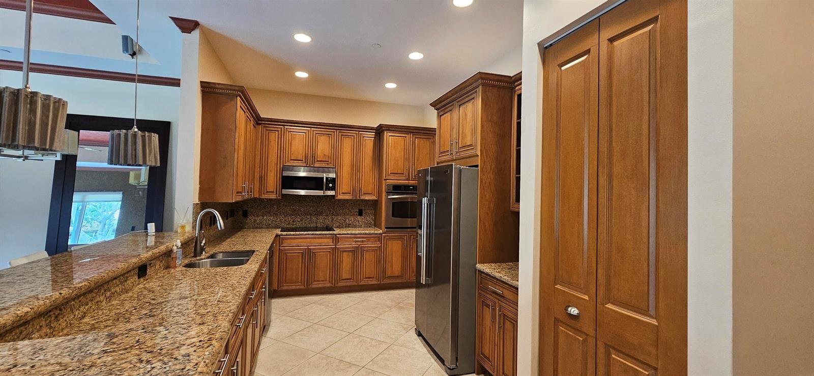 Building Photo - 16117 Emerald Estates Dr