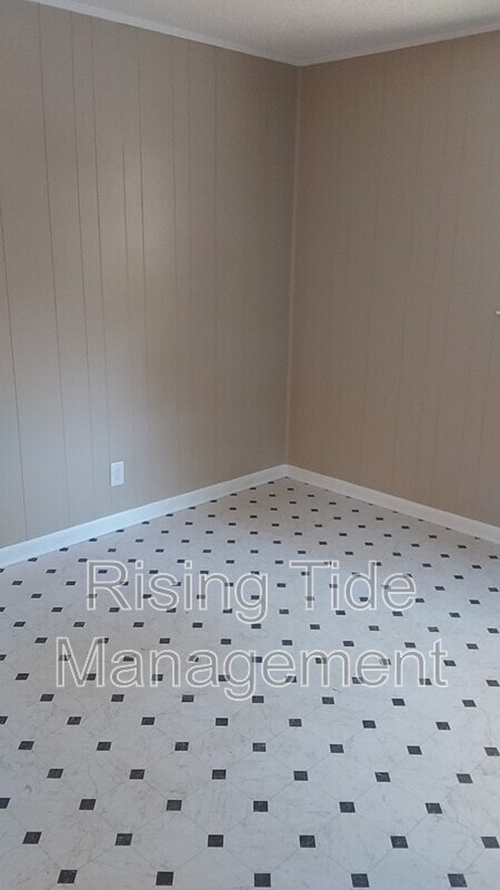 Building Photo - 123 Vines Ave