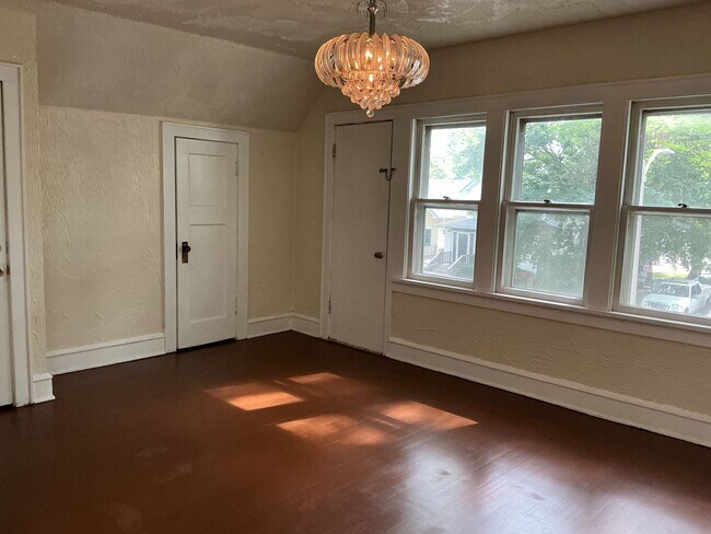 Building Photo - 5151 N 54th St