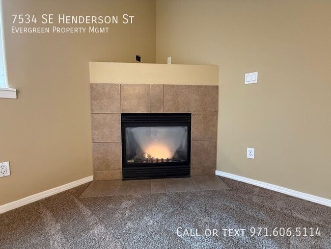 Building Photo - 7534 SE Henderson St