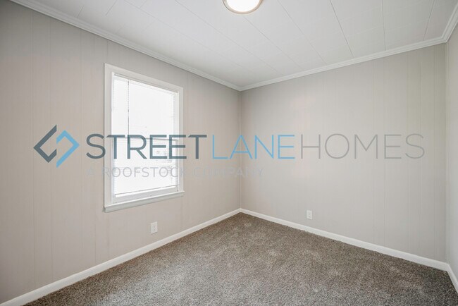 Building Photo - Charming 4 Bedroom in Lanett!