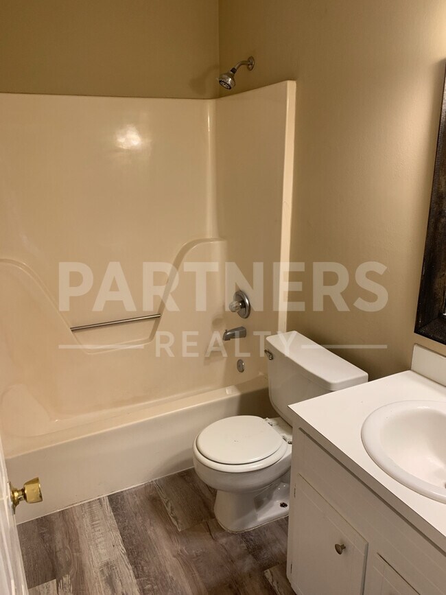 Building Photo - 5821 Acacia Ct