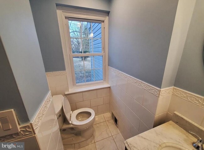 Building Photo - 409 S Ithan Ave