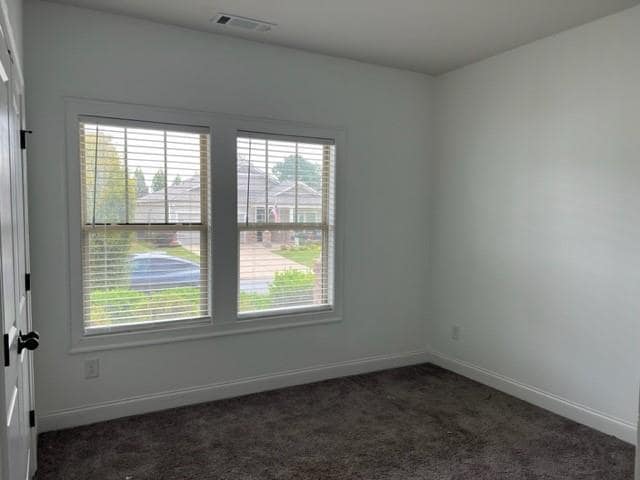 Building Photo - 229 Hickory Chase