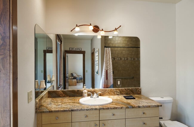 Building Photo - 35021 US-6