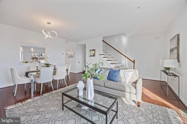 Building Photo - Luxury Townhome Living in West Conshohocken | $3,500/Month
