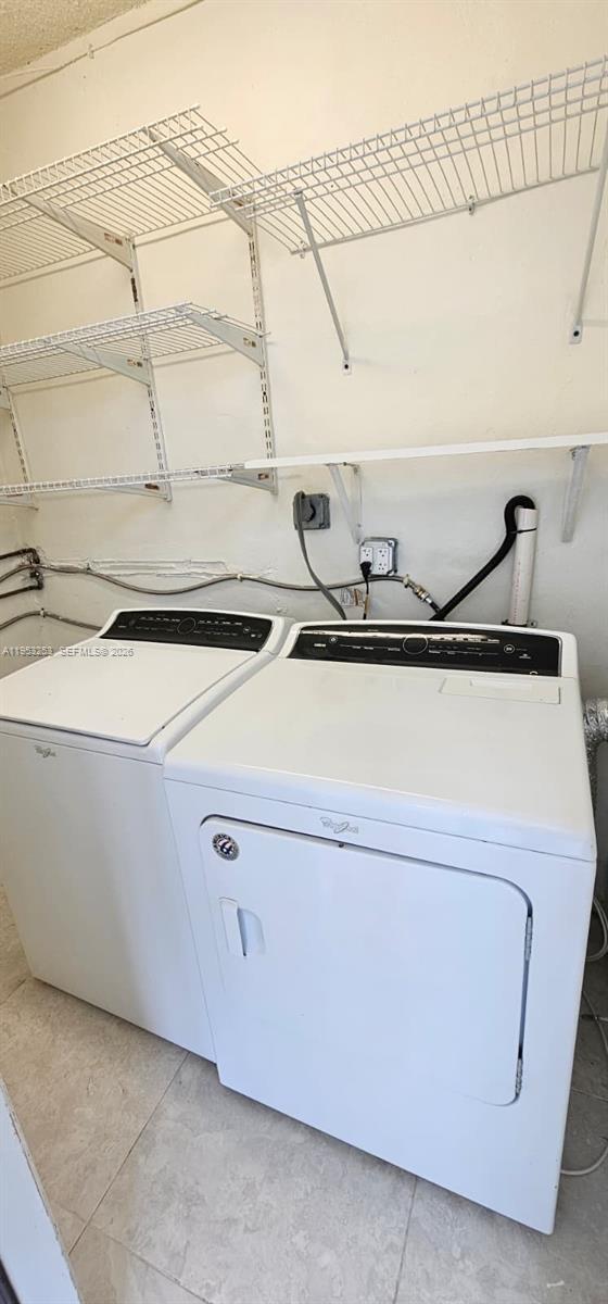 Building Photo - 3745 NE 171 St