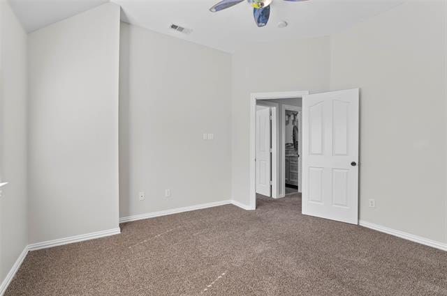 Building Photo - 1309 Greenway Park Dr