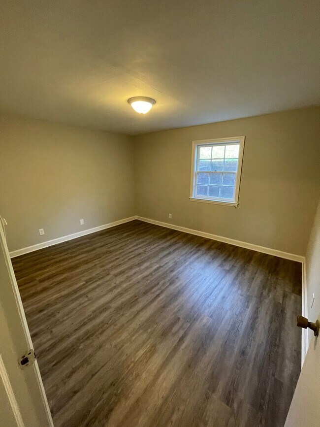 Building Photo - 1415 Clover St NW